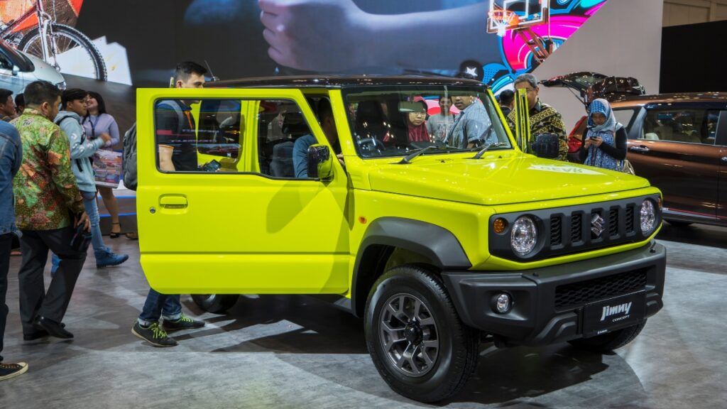 ジムニーシエラ新古車